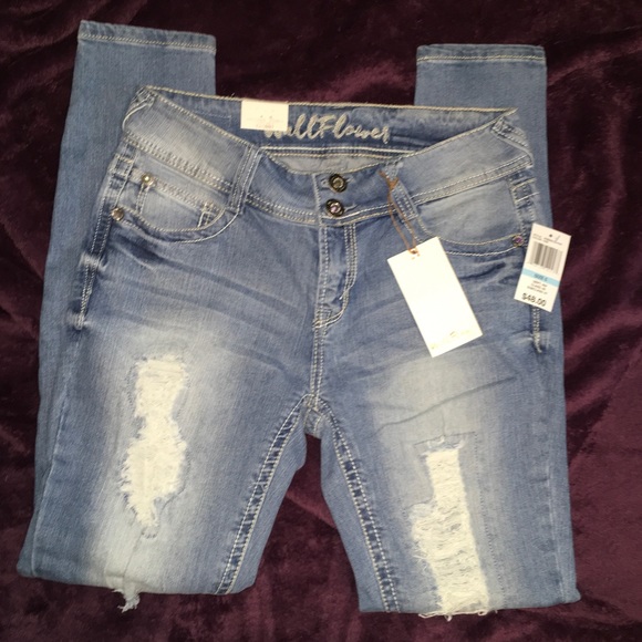 Wallflower Denim - Skinny jeans. Curvy. Embellished. NWT